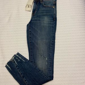NWT- NEW Zara Skinny Fit Jeans- Size 2